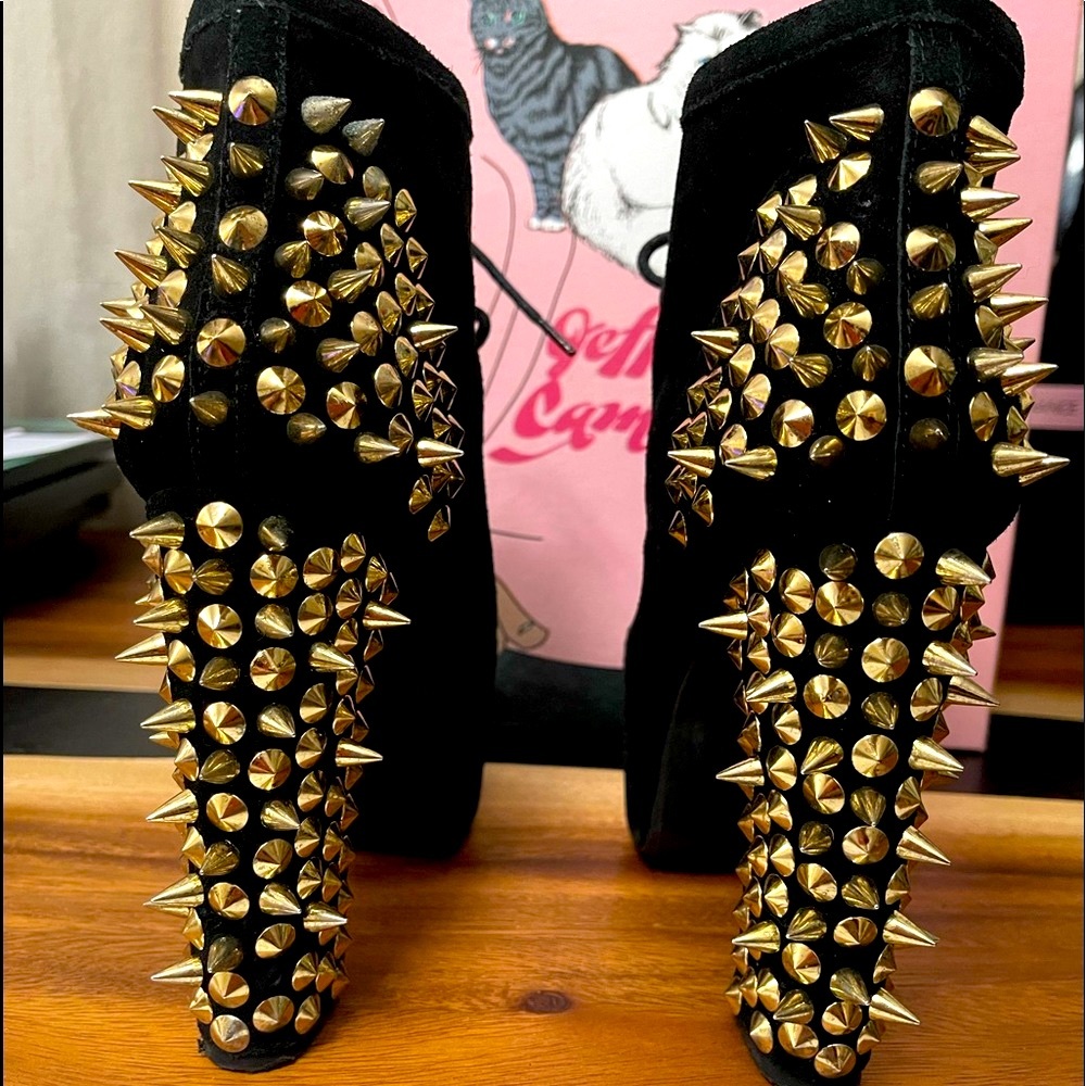 Jeffrey Campbell spikey booties women’s size 6.5